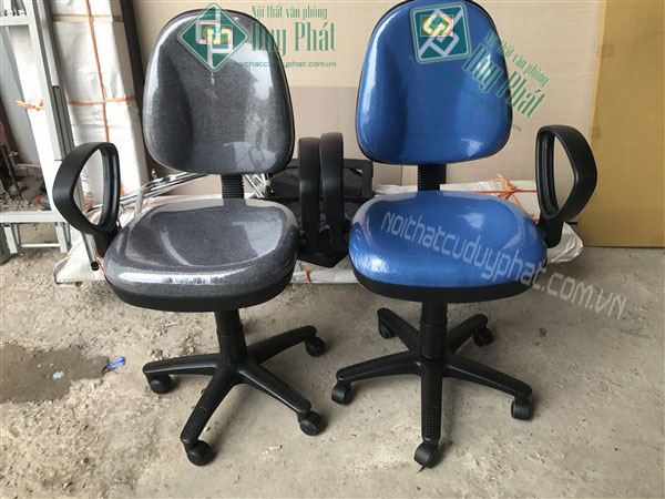 Ghế chân xoay lưng nỉ rất phổ biến trong các mẫu ghế văn phòng đẹp trong năm 2021