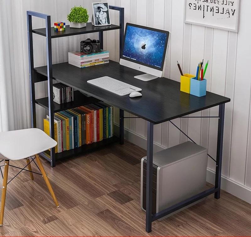 Kích thước bàn làm việc phụ thuộc lớn vào diện tích và độ rộng của không gian phòng làm việc